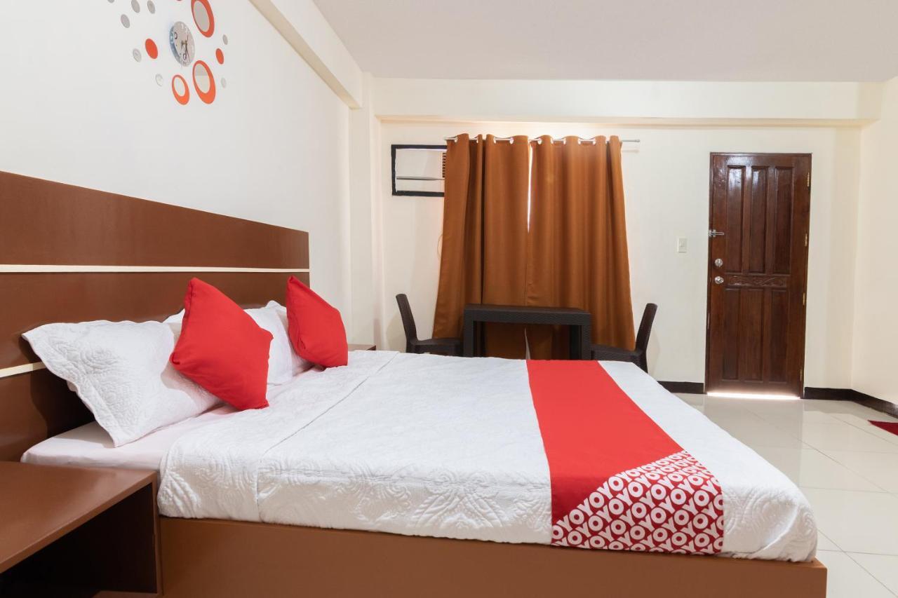 Oyo 578 Red Velvet Suites Manila Ngoại thất bức ảnh