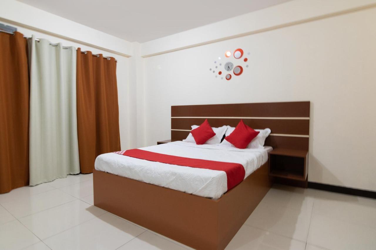 Oyo 578 Red Velvet Suites Manila Ngoại thất bức ảnh