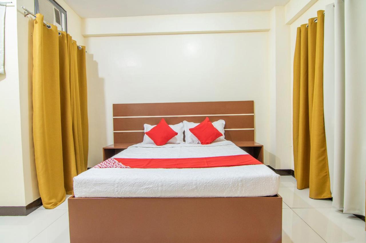 Oyo 578 Red Velvet Suites Manila Ngoại thất bức ảnh