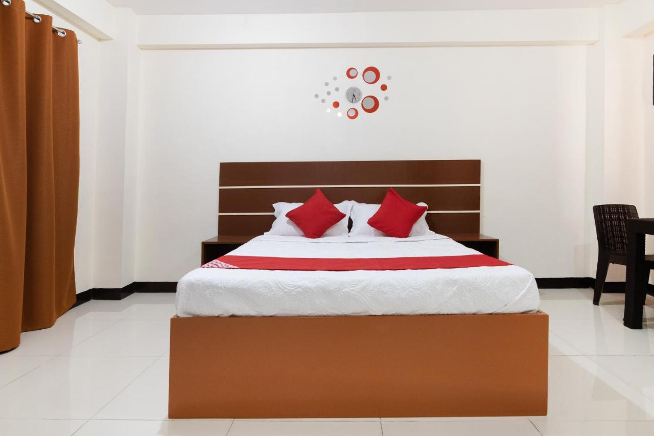 Oyo 578 Red Velvet Suites Manila Ngoại thất bức ảnh
