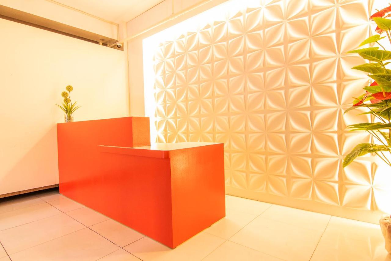 Oyo 578 Red Velvet Suites Manila Ngoại thất bức ảnh