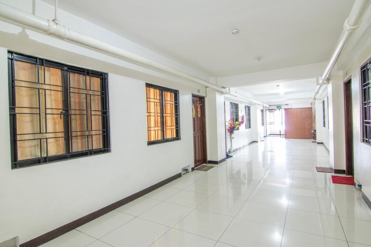 Oyo 578 Red Velvet Suites Manila Ngoại thất bức ảnh