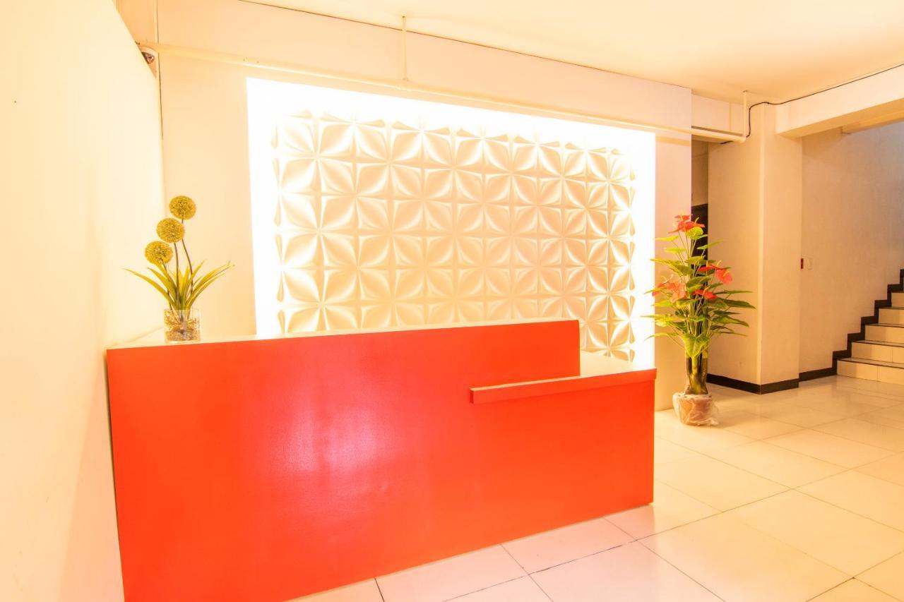 Oyo 578 Red Velvet Suites Manila Ngoại thất bức ảnh