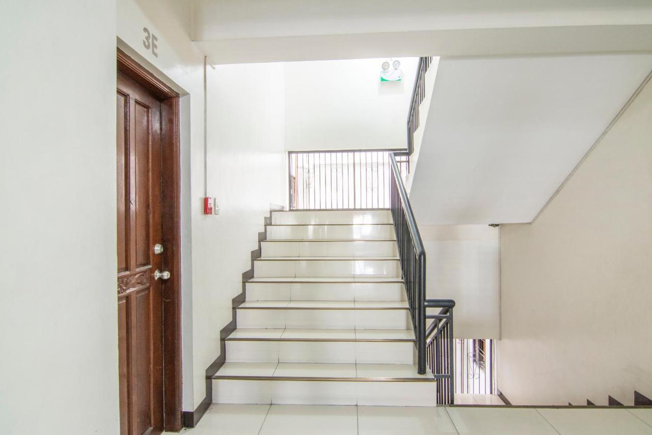 Oyo 578 Red Velvet Suites Manila Ngoại thất bức ảnh